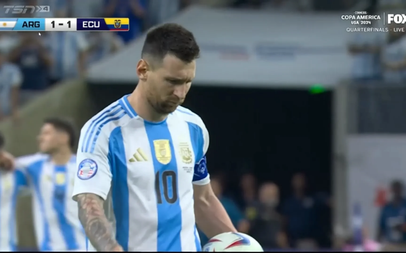 Messi thất bại ở loạt đầu trận tứ kết với Ecuador